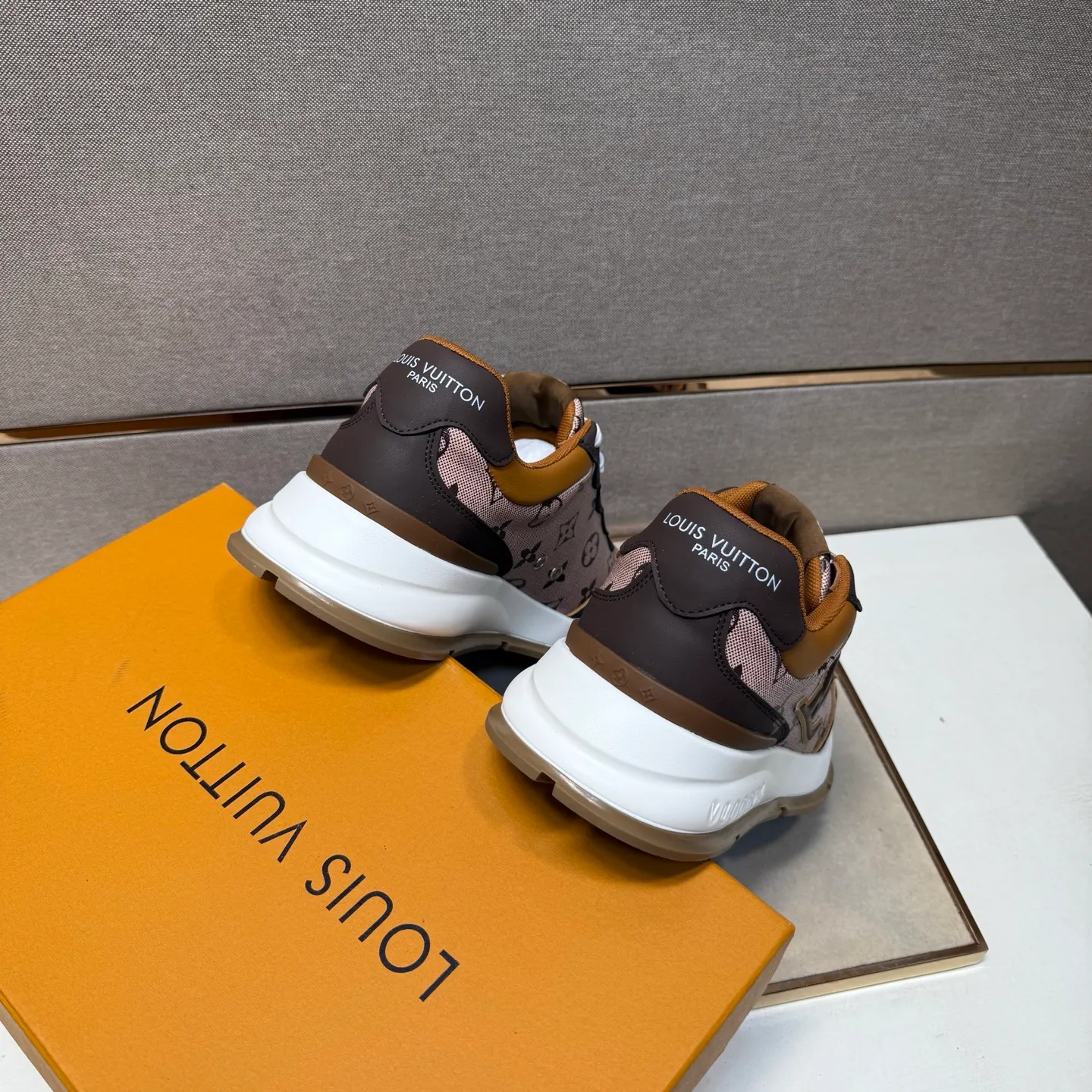 ⬛️Men's shoes 💰p442 [LV～] Men's casual shoes 2025z cabinet sales simultaneously 🔶Size: 38-44#️⃣ 🔷2 colors🔜The upper is made of multi-material splicing➕Mesh lining, comfortable and breathable, sole: original comfortable and wear-resistant outsole, ⚠️real thing📱photographed🎬real thing is better📢📢📢